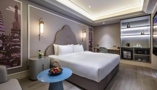 Standard King Room