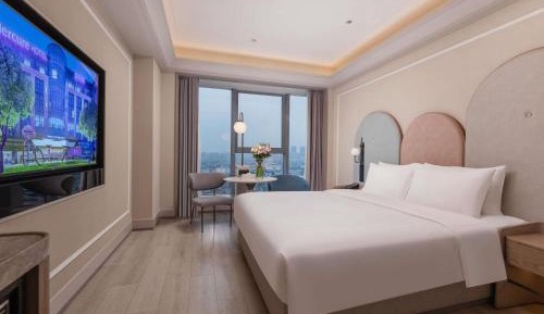 Deluxe King Room 