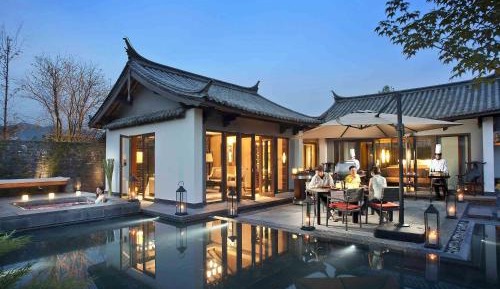 Deluxe One King-Bed Villa