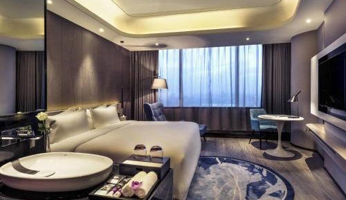 Deluxe King Room with River View