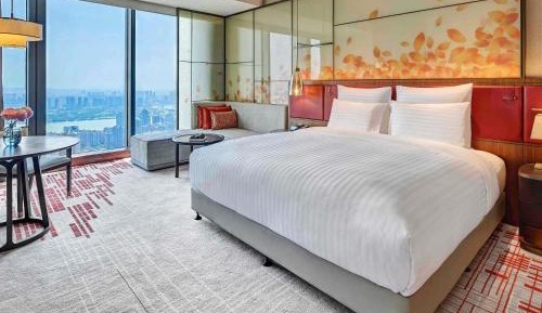 Deluxe King Room with River View - High Floor