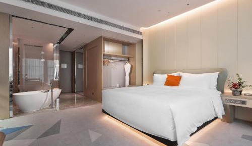 King Room with Spa Bath