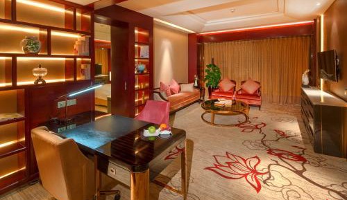 Suite with Garden View