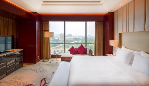 Queen Room with Garden View