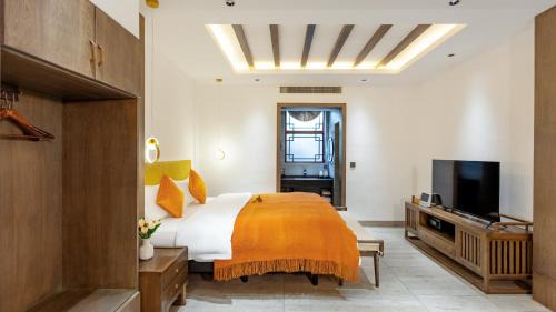 Junior Suite with Garden View