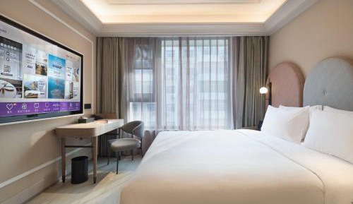 Standard King Room