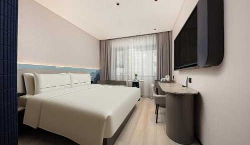 Comfort Queen Room