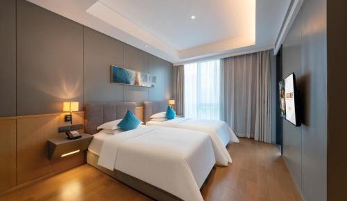 Deluxe Queen Room