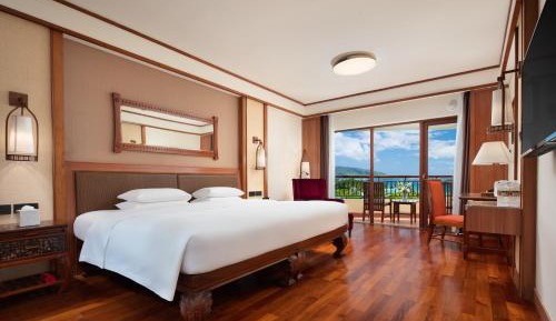(Area 2)Elegant Ocean View 2-Bedroom Family Room(Mini Kitchen& SPA & Washing Machine &Drying Rack & Airport Transfer）