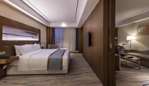 Deluxe King Suite