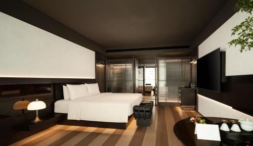 Executive River View King Room