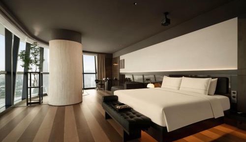 Savhe Executive River View Suite