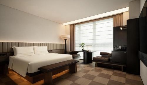 Deluxe City View King Room