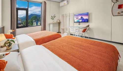 Family Room with Mountain View