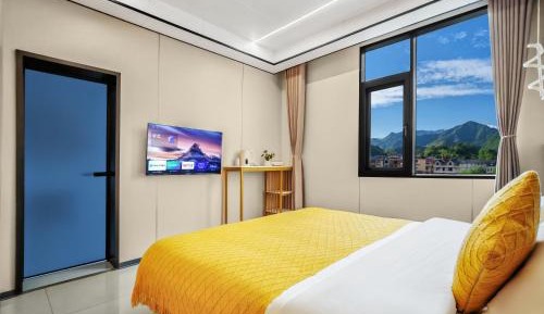 King Room with Mountain View