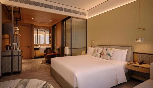 Premium King Room with Harbor View