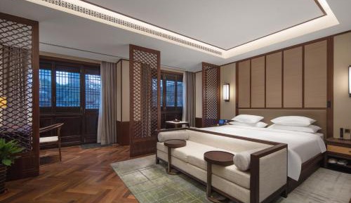 Queen Room