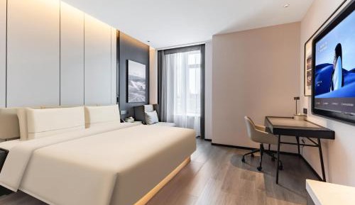 Standard Queen Room