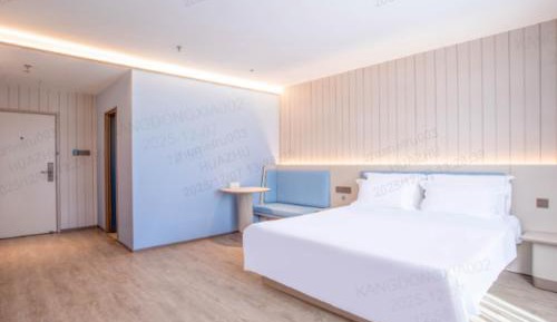 Business Queen Room