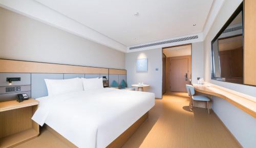 Business Queen Room