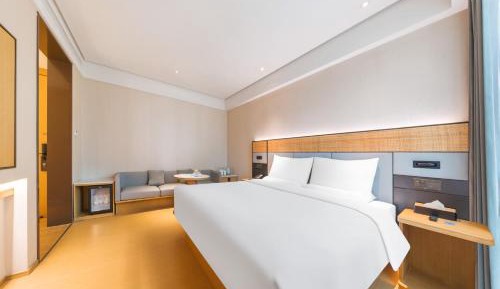 Business Queen Room