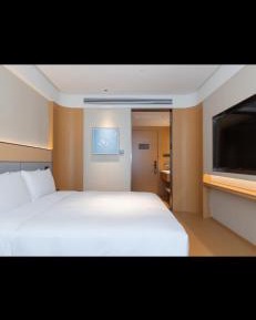 City View Queen Room