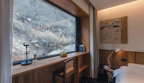 Twin Room with Mountain View