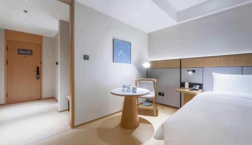 Business Queen Room