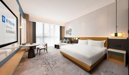 Standard King Room - Non-Smoking