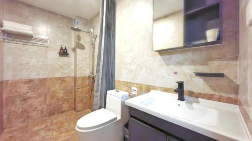 Twin Room with Private Bathroom