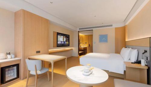 Business King Room