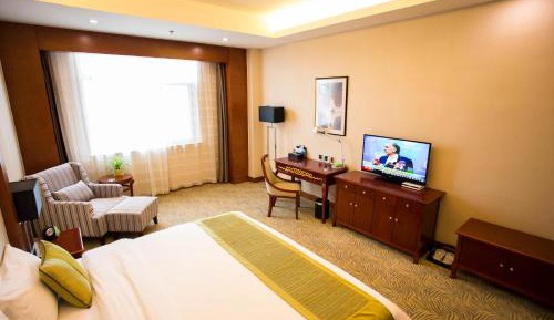 Deluxe Queen Room