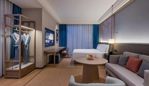 Queen Room