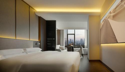 Queen Room with Spa Bath