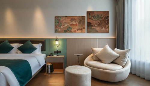 Deluxe King Room