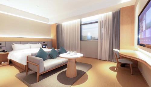 Business Queen Room