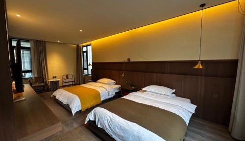 Twin Room with Mountain View