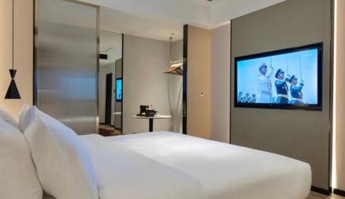 Deluxe Queen Room