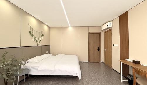 Deluxe Double Room with Shower