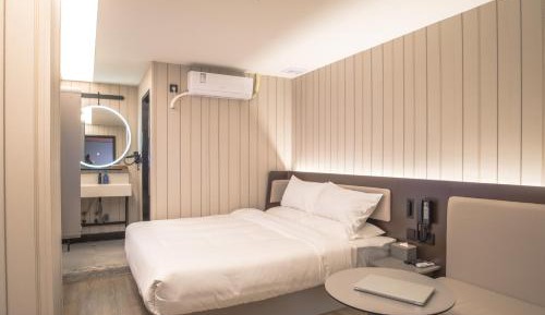 Stress Relief-Double Bed Room without Window