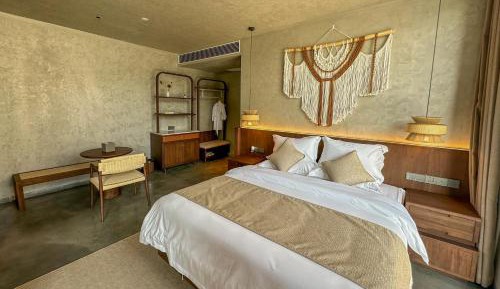 Superior King Suite
