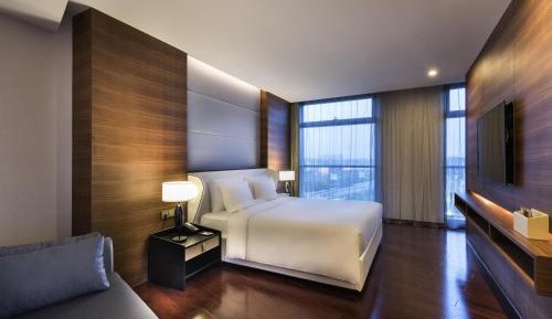 Superior King Suite