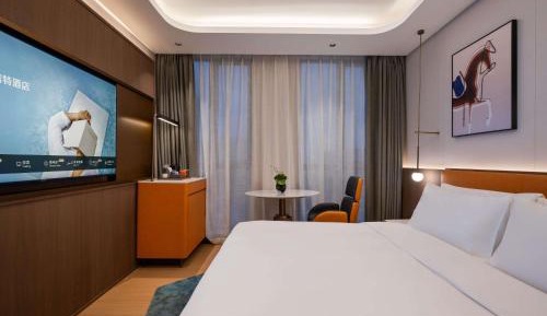 Standard Room with One King-Size Bed