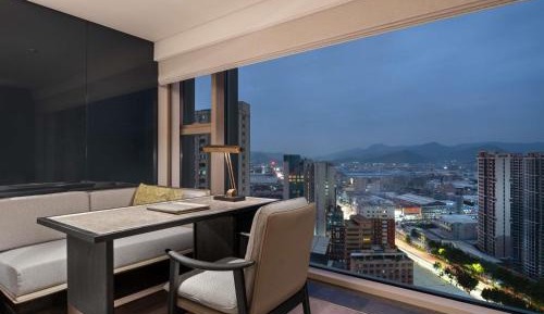Superior Twin Room with City view