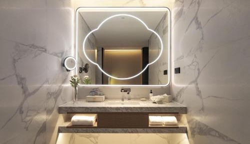 Superior King Suite