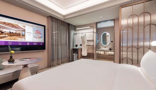 Standard King Room