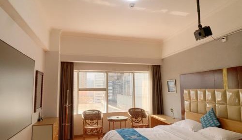 Business Queen Room