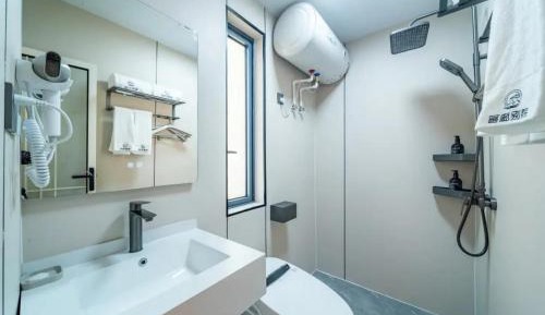 Suite with Mountain View