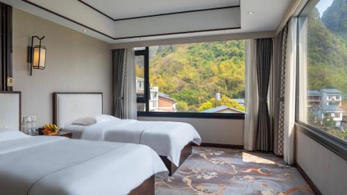 Double Room with Mountain View