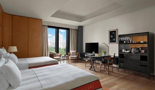  Superior Room with One King Bed and City View (Free Mini-bar soft drinks & beers + 1.9 mi pick-up or drop-off service + Berluti shoe shinning & pressing service)